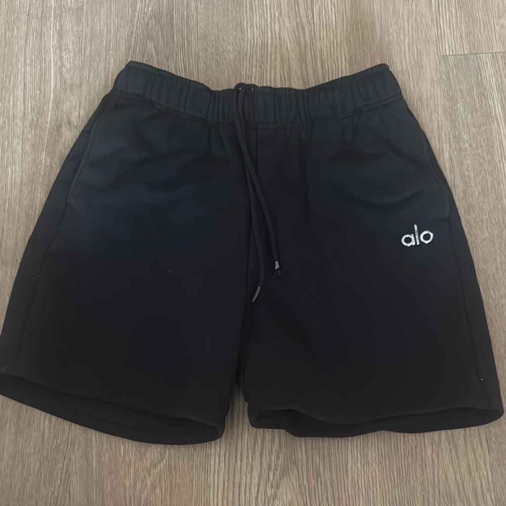ALO Yoga Women’s Black SweatShorts